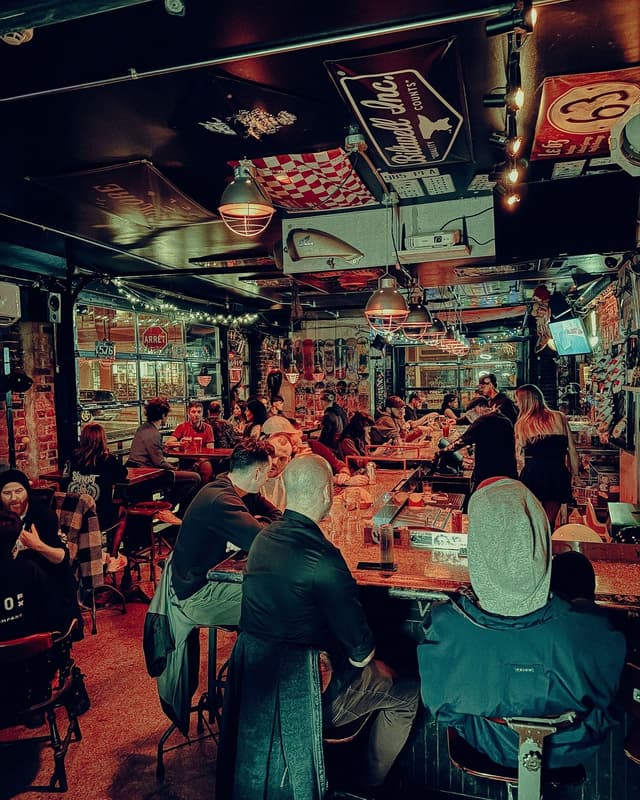 When You’re Broke and Thirsty: The Best Dive Bars in Montreal