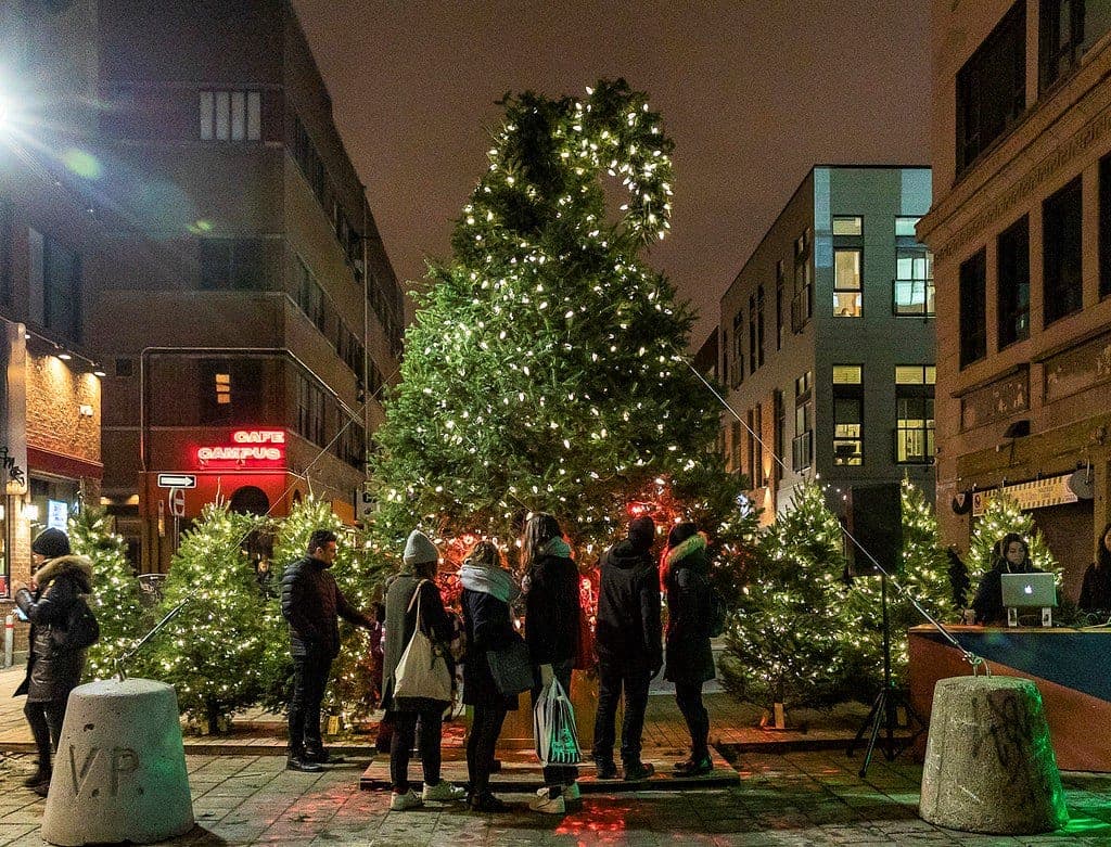 Montreal's ugly tree should've become an annual Christmas tradition